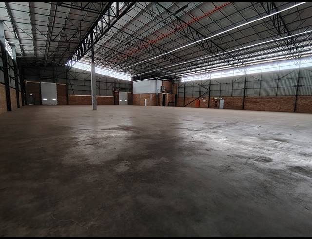 1,700M² WAREHOUSE TO LET IN AIRPORT PARK